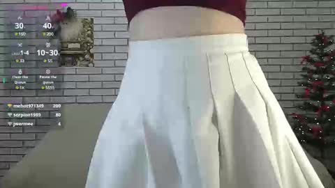 Snapshot of emiliaduchess chatting on December 20, 2024, 7:28 pm Amili online show from December 20, 2024, 7:28 pm