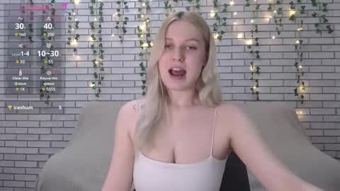 Snapshot of emiliaduchess chatting on February 20, 2025, 1:19 pm Amili online show from February 20, 2025, 1:19 pm