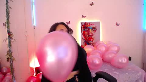 Snapshot of emilirusso chatting on October 17, 2025, 8:00 pm Emili Russo online show from October 17, 2025, 8:00 pm