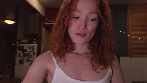 Snapshot of emiliyafox chatting on October 23, 2025, 2:16 pm Emi online show from October 23, 2025, 2:16 pm