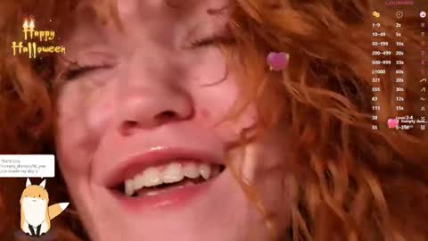 Snapshot of emiliyafox chatting on October 31, 2025, 8:21 pm Emi online show from October 31, 2025, 8:21 pm