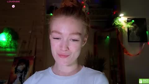 Snapshot of emiliyafox chatting on November 9, 2025, 6:06 pm Emi online show from November 9, 2025, 6:06 pm