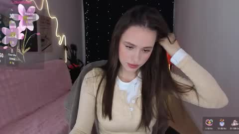 Emillias online show from November 4, 2025, 8:13 am