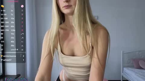 Snapshot of emilly___ chatting on November 21, 2025, 7:40 am Emilly online show from November 21, 2025, 7:40 am