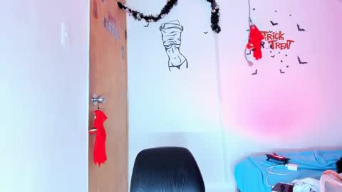 Snapshot of emilly_coper18 chatting on October 12, 2025, 1:21 pm emily online show from October 12, 2025, 1:21 pm