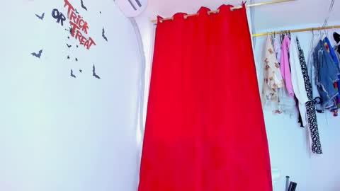 Snapshot of emilly_coper18 chatting on November 3, 2025, 6:42 pm emily online show from November 3, 2025, 6:42 pm