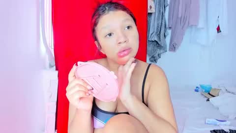 Snapshot of emilly_coper18 chatting on November 18, 2025, 1:26 pm emily online show from November 18, 2025, 1:26 pm