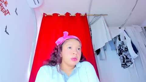 Snapshot of emilly_coper18 chatting on November 29, 2025, 2:09 pm emily online show from November 29, 2025, 2:09 pm