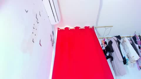 Snapshot of emilly_coper18 chatting on December 15, 2025, 2:32 pm emily online show from December 15, 2025, 2:32 pm