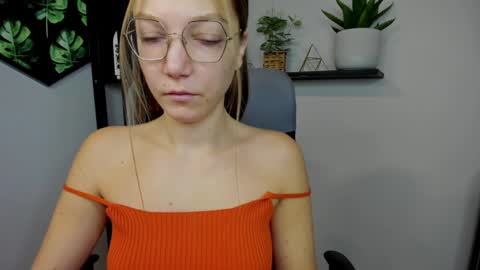 Emilly online show from January 4, 2025, 7:24 am