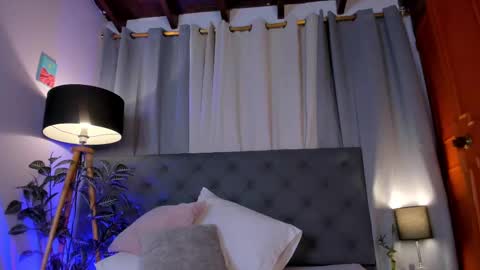 Snapshot of emillykiss1 chatting on October 6, 2025, 1:08 pm Emilly Kiss online show from October 6, 2025, 1:08 pm