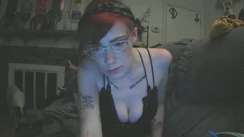 Snapshot of emily0903 chatting on September 18, 2025, 7:32 am Emily Love online show from September 18, 2025, 7:32 am