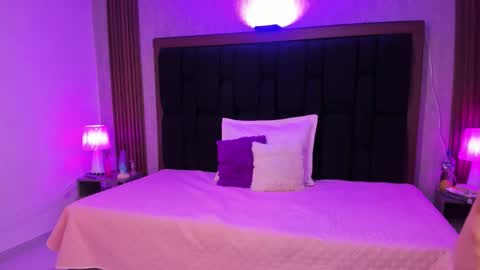 Snapshot of emily_5weet chatting on September 18, 2025, 4:14 am Emily online show from September 18, 2025, 4:14 am