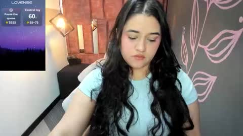 EMILY FOX online show from October 1, 2025, 8:15 pm