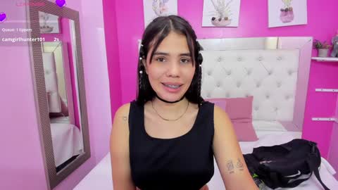 Snapshot of emily_beltonn chatting on February 2, 2025, 5:59 pm              online show from February 2, 2025, 5:59 pm