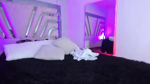 Snapshot of emily_ellen chatting on March 5, 2025, 2:23 pm Emily online show from March 5, 2025, 2:23 pm