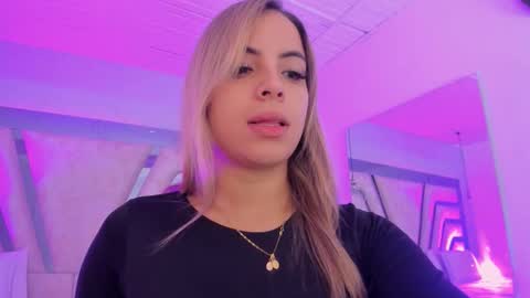 Snapshot of emily_ellen chatting on October 27, 2025, 11:36 am Emily online show from October 27, 2025, 11:36 am