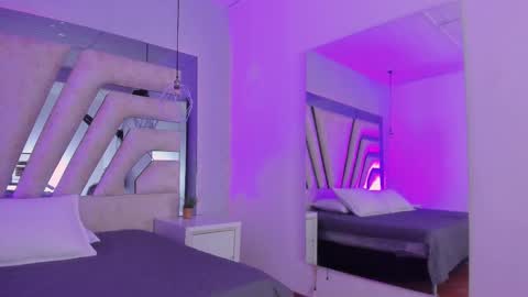 Snapshot of emily_ellen chatting on November 22, 2025, 11:31 am Emily online show from November 22, 2025, 11:31 am