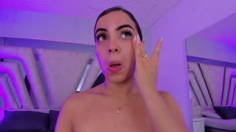 Snapshot of emily_ellen chatting on November 30, 2025, 11:25 am Emily online show from November 30, 2025, 11:25 am