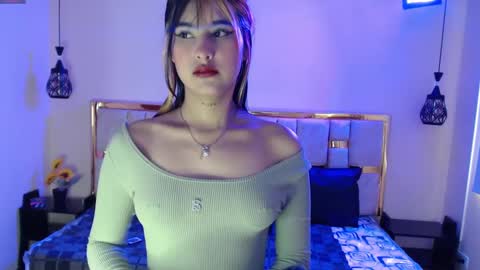 Snapshot of emily_fox_3 chatting on January 28, 2025, 12:11 pm emily fox 3 online show from January 28, 2025, 12:11 pm