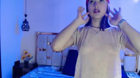 Snapshot of emily_fox_3 chatting on January 31, 2025, 12:18 pm emily fox 3 online show from January 31, 2025, 12:18 pm