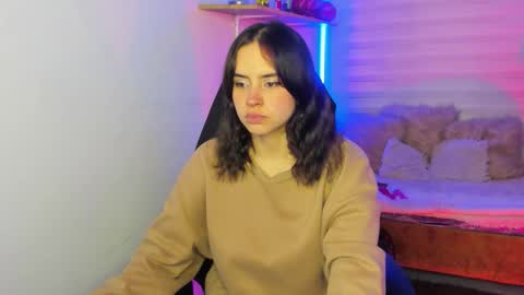 emily_lindey online show from October 21, 2025, 3:18 am