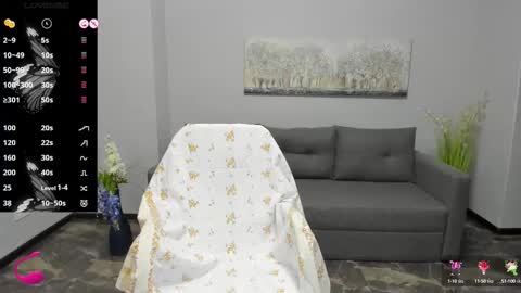 Snapshot of emily_midlton chatting on October 8, 2025, 6:44 am Emily online show from October 8, 2025, 6:44 am