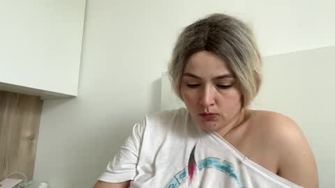 Snapshot of emily_morning_dew chatting on October 1, 2025, 10:54 am emily_morning_dew online show from October 1, 2025, 10:54 am