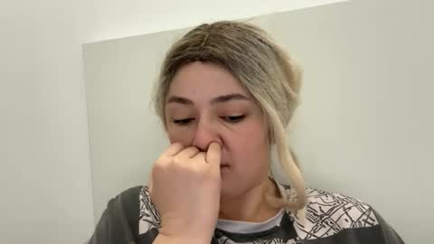 emily_morning_dew online show from October 29, 2025, 6:15 am