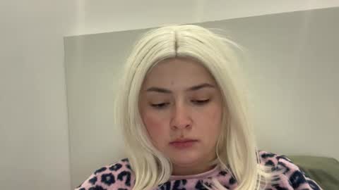 emily_morning_dew online show from December 3, 2025, 7:49 am