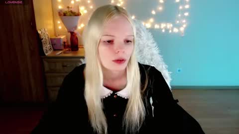 Lia online show from February 28, 2025, 12:20 pm