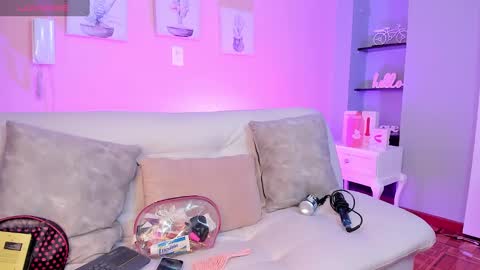 Snapshot of emily_roberts1 chatting on January 6, 2025, 3:20 am Emily online show from January 6, 2025, 3:20 am