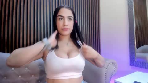 Snapshot of emily_roberts1 chatting on February 11, 2025, 4:13 pm Emily online show from February 11, 2025, 4:13 pm