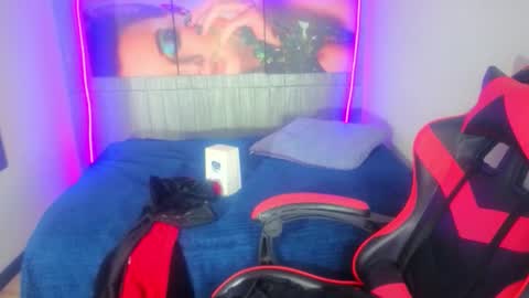 Snapshot of emily_rosse04 chatting on December 4, 2025, 12:14 pm online show from December 4, 2025, 12:14 pm