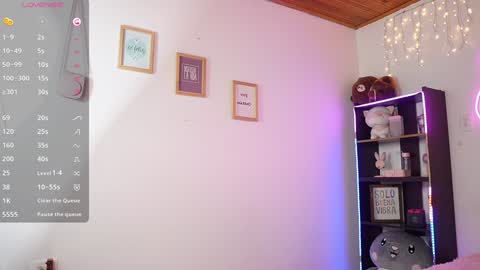 emily_smitt online show from January 7, 2025, 2:42 am