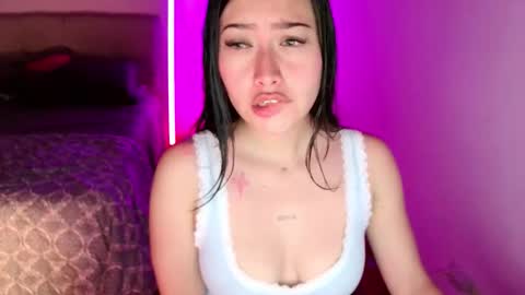 Emily  Swan online show from November 13, 2025, 2:32 am