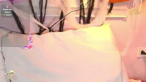 Snapshot of emily_sweett12 chatting on October 31, 2025, 12:50 pm Emily online show from October 31, 2025, 12:50 pm