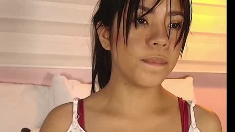 Snapshot of emily_sweett12 chatting on November 18, 2025, 12:20 pm Emily online show from November 18, 2025, 12:20 pm