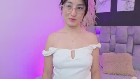 Snapshot of emily_vermont chatting on September 16, 2025, 4:13 am emily_vermont online show from September 16, 2025, 4:13 am