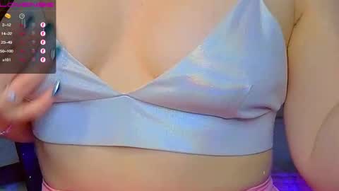 Snapshot of emilyart_ chatting on January 26, 2025, 1:41 am artist Emily online show from January 26, 2025, 1:41 am