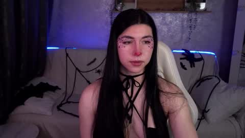 Emy online show from October 31, 2025, 7:20 am