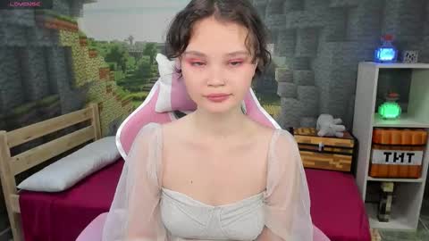 Snapshot of emilychaves chatting on September 18, 2025, 7:05 pm Emilyhaves online show from September 18, 2025, 7:05 pm