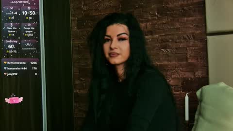 Snapshot of emilycolle_ chatting on December 9, 2024, 11:04 am Emily online show from December 9, 2024, 11:04 am