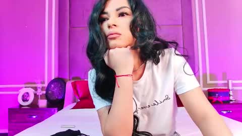 Snapshot of emilycolle_ chatting on March 10, 2025, 5:00 am Emily online show from March 10, 2025, 5:00 am