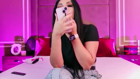 Snapshot of emilycolle_ chatting on September 14, 2025, 4:11 am Emily online show from September 14, 2025, 4:11 am