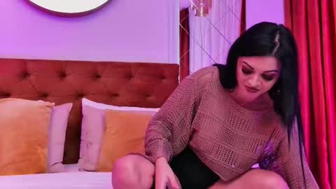 Snapshot of emilycolle_ chatting on October 19, 2025, 4:24 am Emily online show from October 19, 2025, 4:24 am