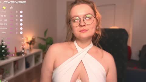 Snapshot of emilyforelsket chatting on February 1, 2025, 3:39 pm Emily online show from February 1, 2025, 3:39 pm