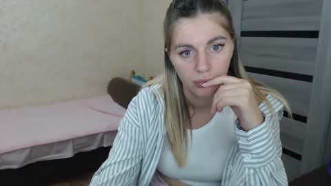 emilyfork online show from September 9, 2025, 2:38 pm