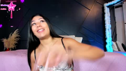 Snapshot of emilyh_ chatting on January 20, 2025, 10:40 am Emily online show from January 20, 2025, 10:40 am