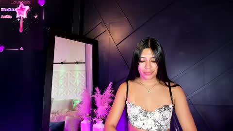 Snapshot of emilyh_ chatting on January 30, 2025, 10:29 am Emily online show from January 30, 2025, 10:29 am